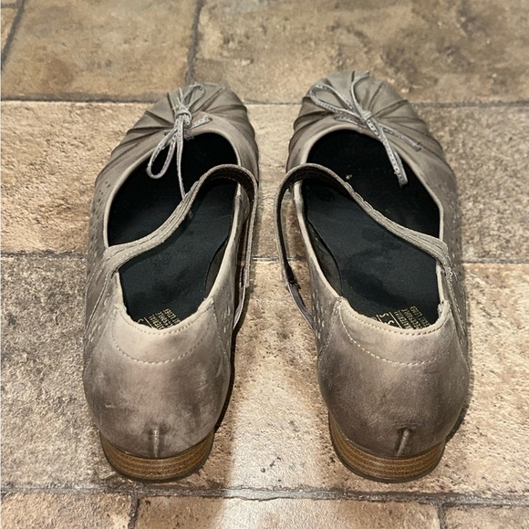 Gray Perforated Women's Shoes - Picture 4 of 7